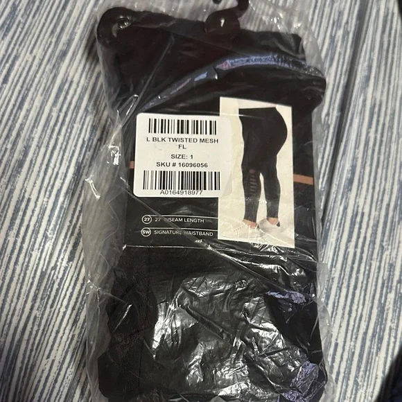 Torrid - Picture 1 of 3